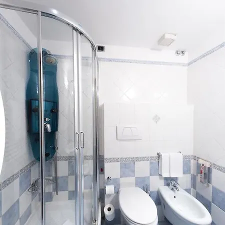 Hotel 3rd Floor 69 Manin Street Rzym