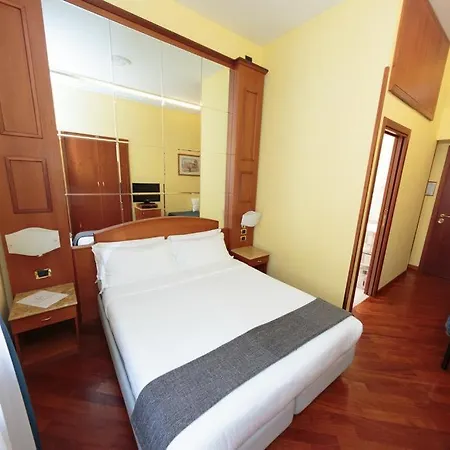 Hotel 3rd Floor 69 Manin Street Rzym