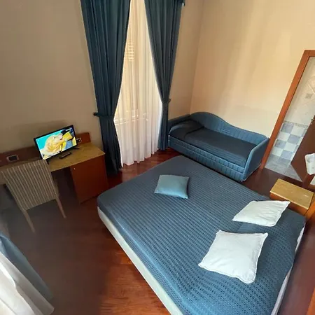 Hotel 3rd Floor 69 Manin Street Rzym