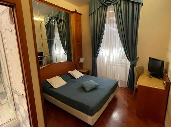 3rd Floor 69 Manin Street מלון 3*