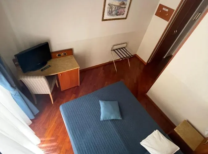 3rd Floor 69 Manin Street מלון רומא