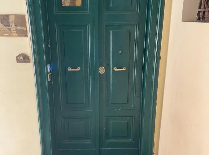 מלון 3rd Floor 69 Manin Street 3*