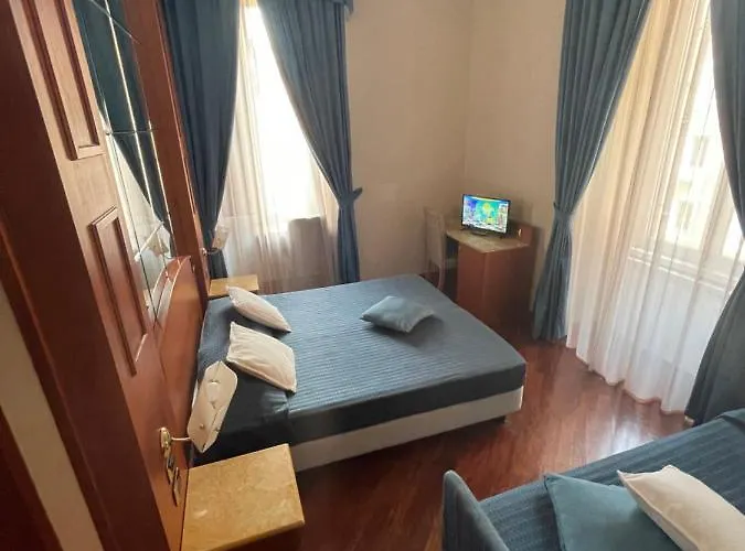 3rd Floor 69 Manin Street מלון 3*